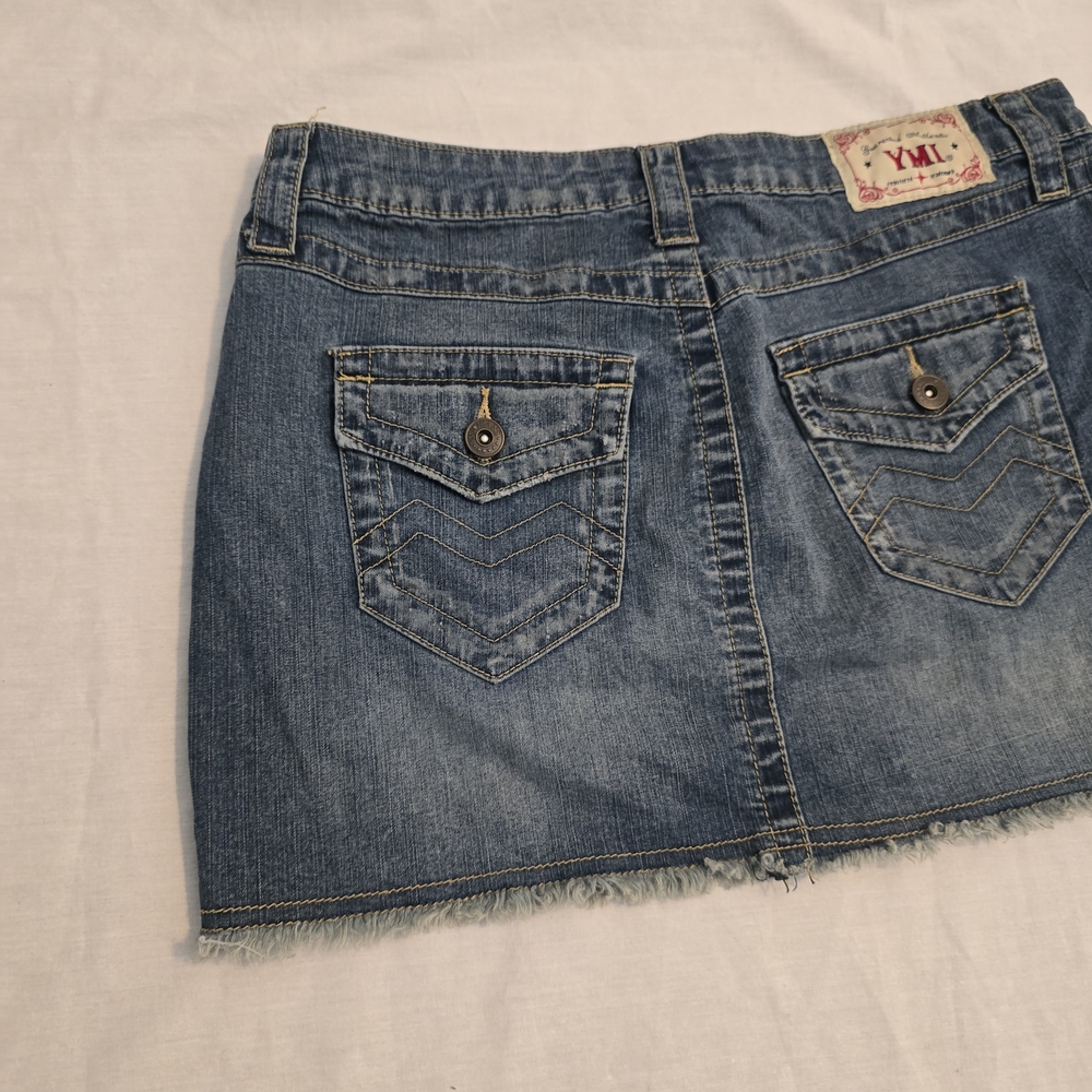 YMI Classic Denim Women's Jeans - Picture 6 of 15